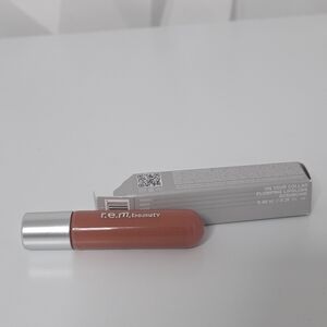 NIB r.e.m. beauty Plumping Lip Gloss- Scrunchie